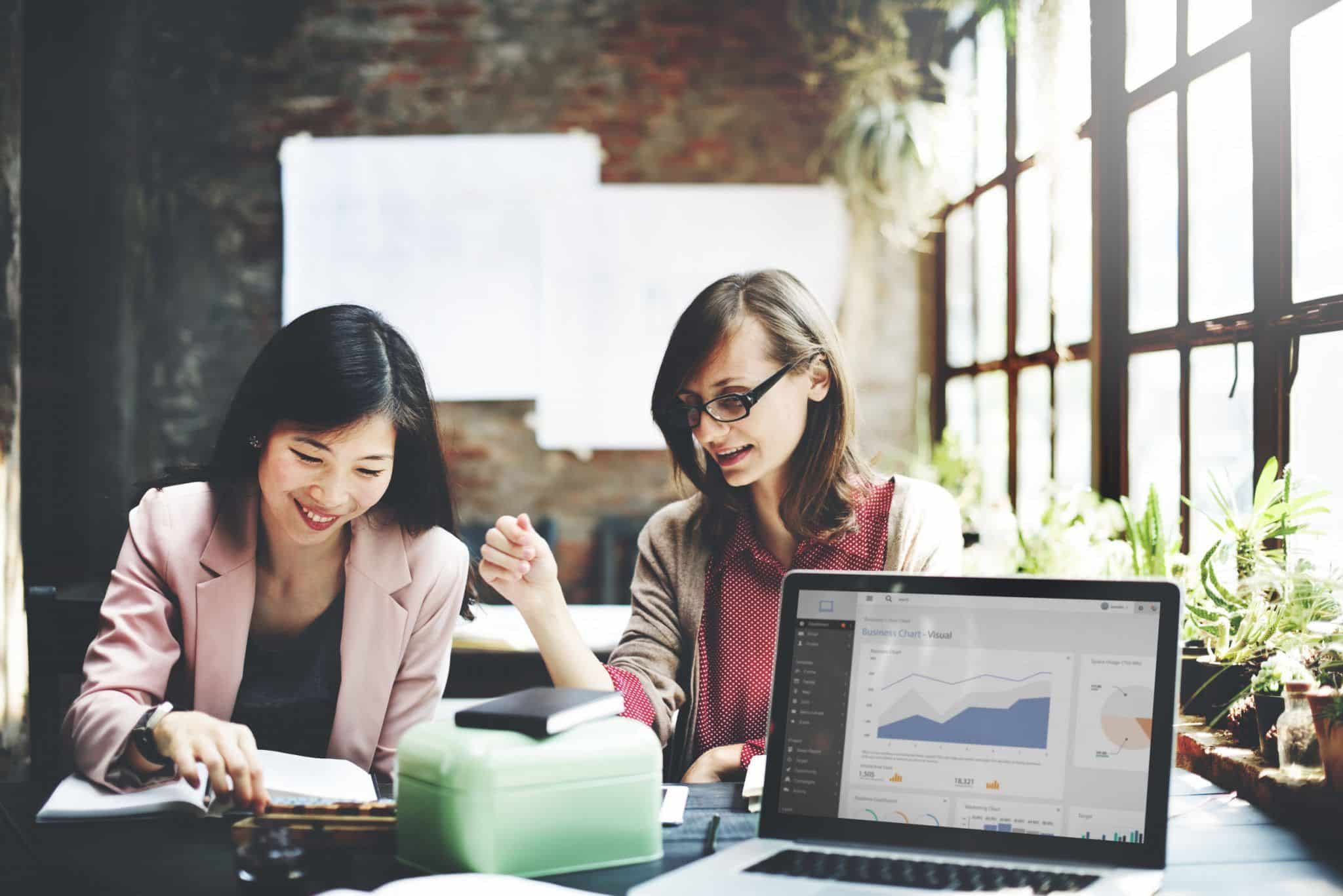 women collaborating in the office
