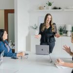 Natalie Franke collaborating with colleagues.