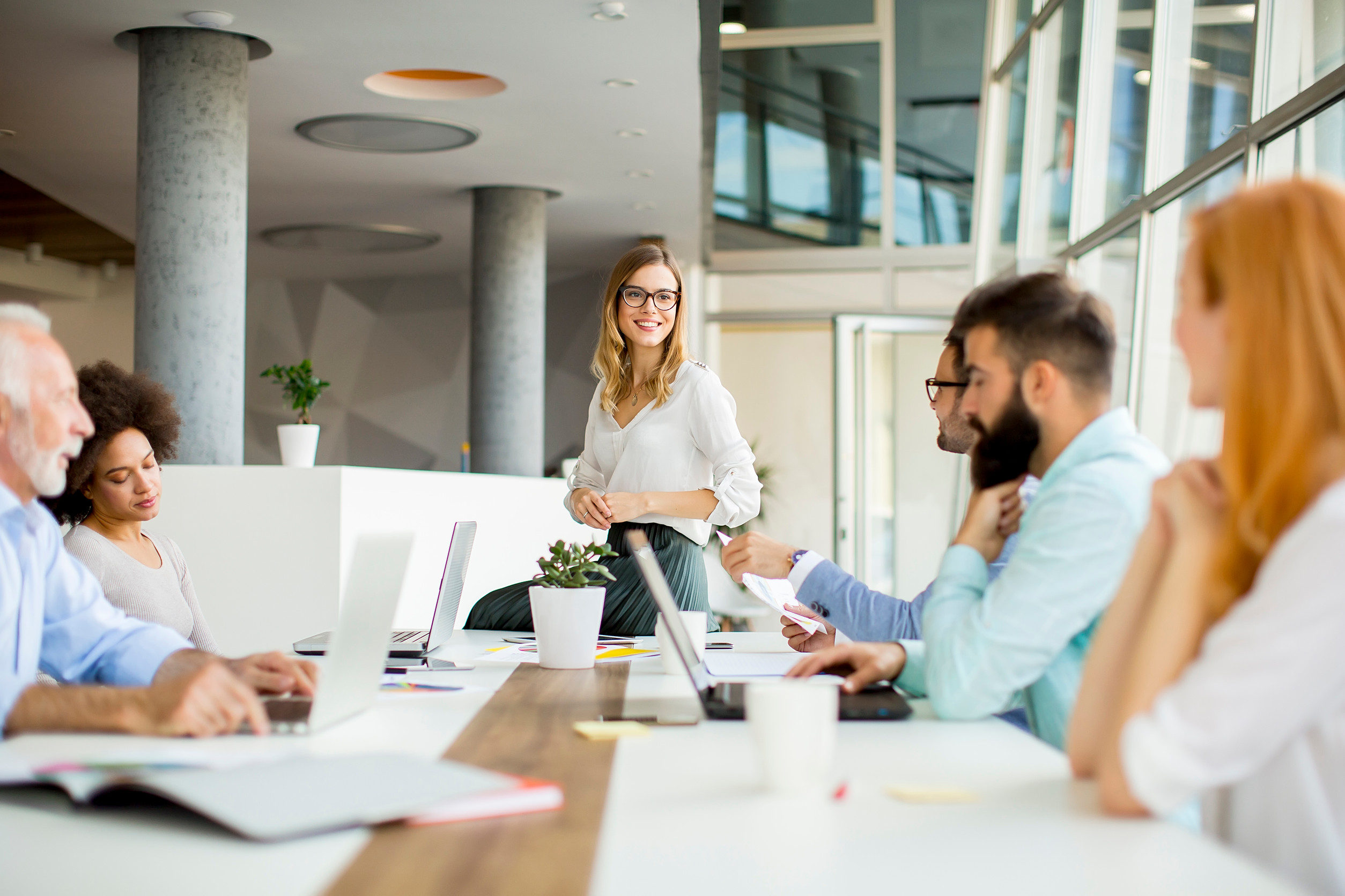Fractional CMO talks with marketing team